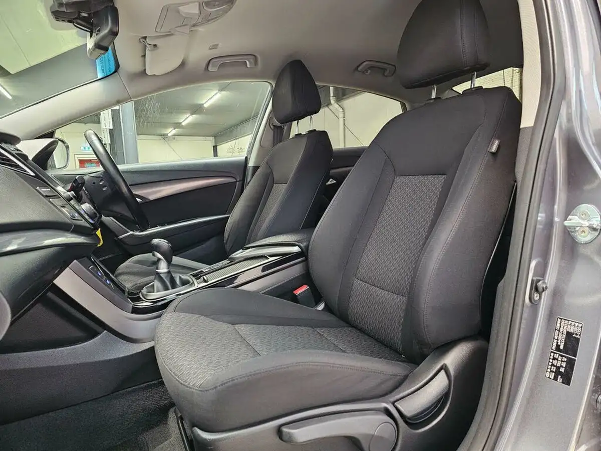 2016-hyundai-i40-17crdi-se-nav-141ps-saloon-4d-big-26