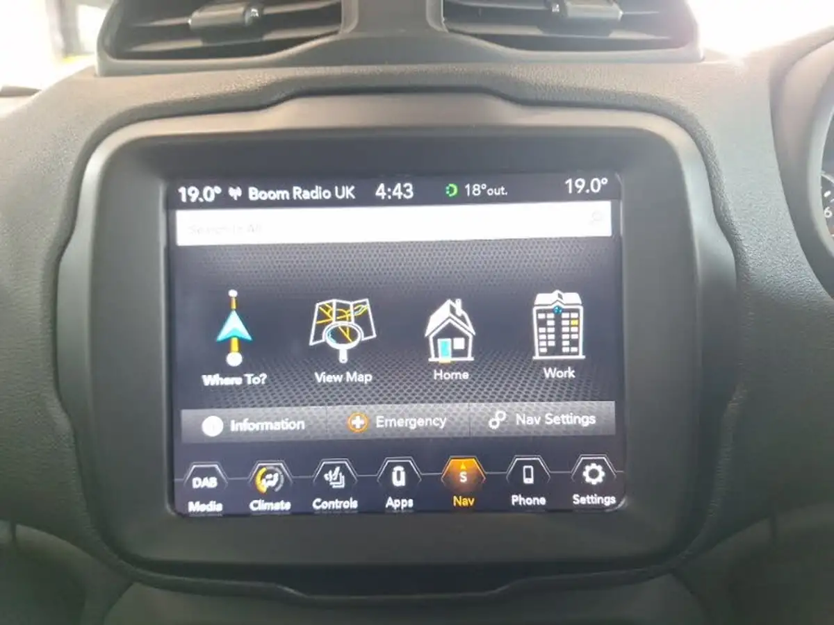 2019-jeep-renegade-10-gse-limited-big-14