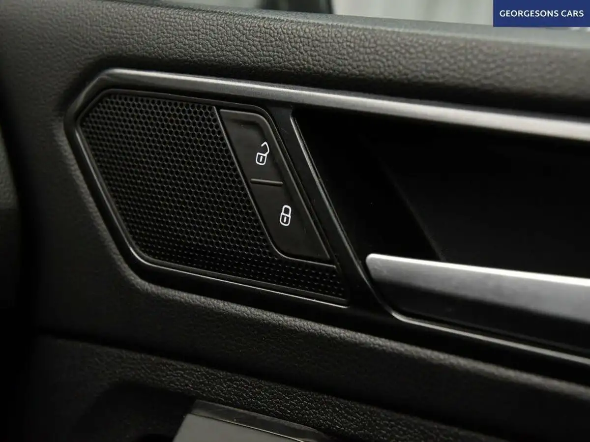 2018-volkswagen-tiguan-20tdi-se-navigation-150ps-4motion-ss-big-42