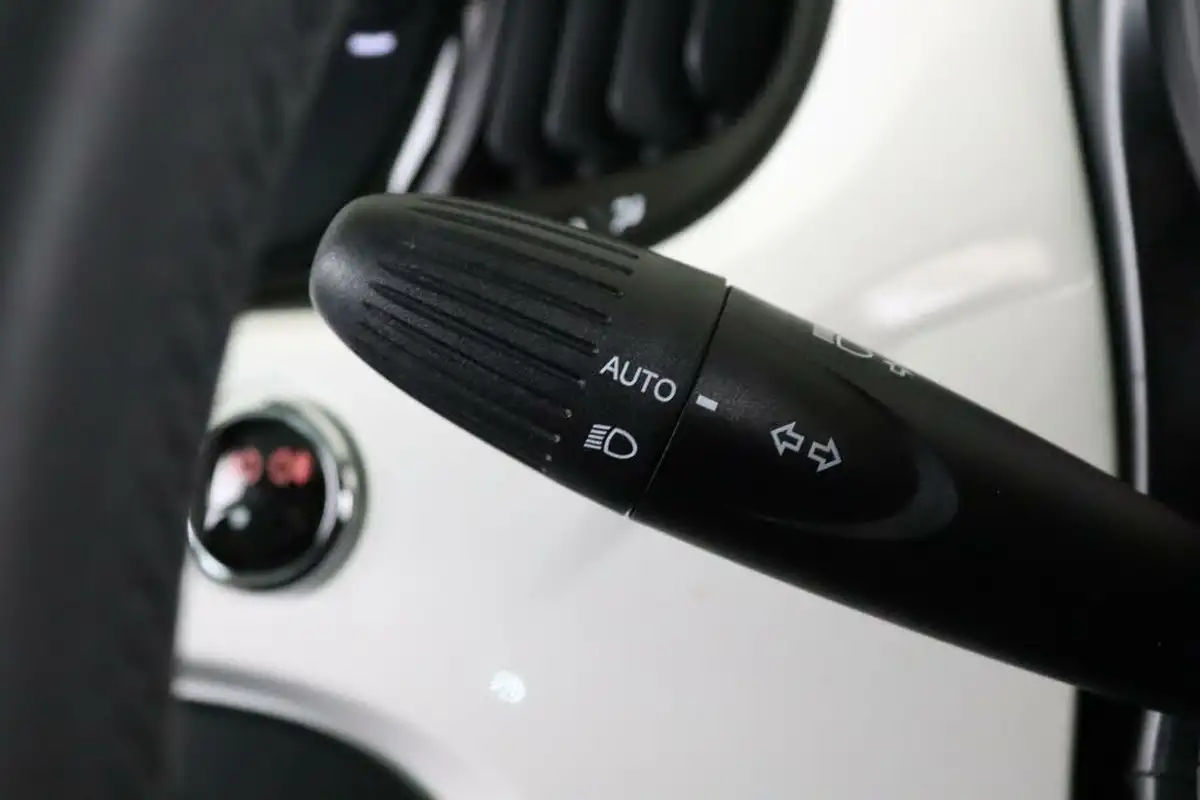 2021-fiat-500-10-dolcevita-big-22