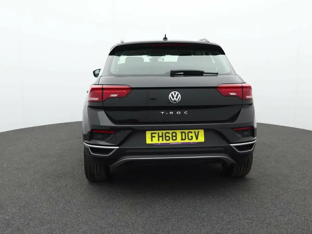 2019-volkswagen-t-roc-10-tsi-se-big-3