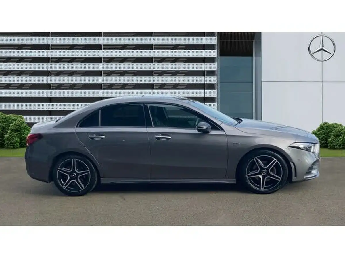 2022-mercedes-benz-a-class-13-a180-amg-line-premium-plus-edition-saloon-4d-7g-dct-big-4