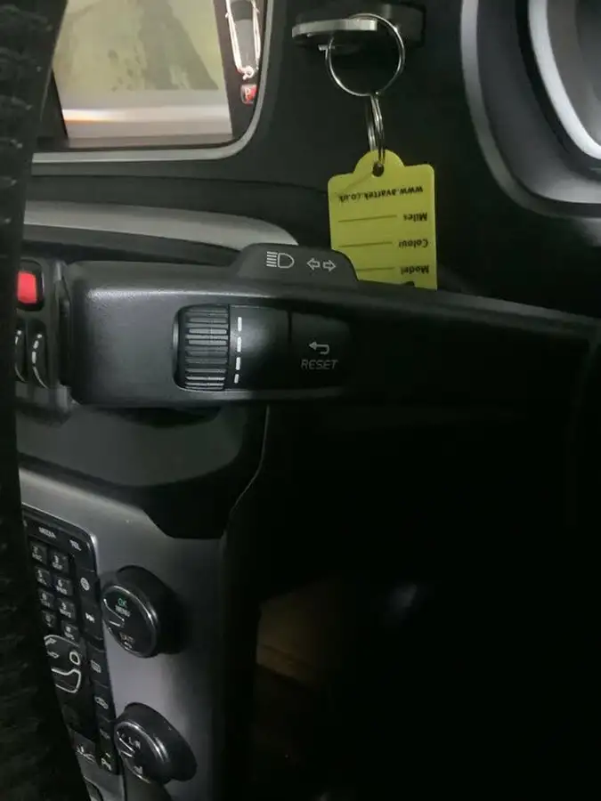 2018-volvo-v40-15-t3-inscription-big-18