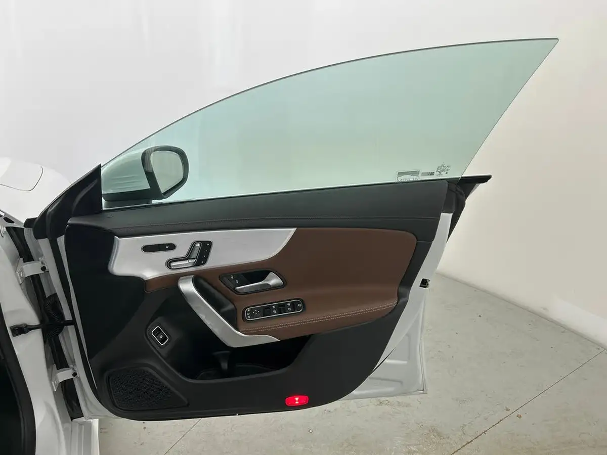 2021-mercedes-benz-cla-big-21