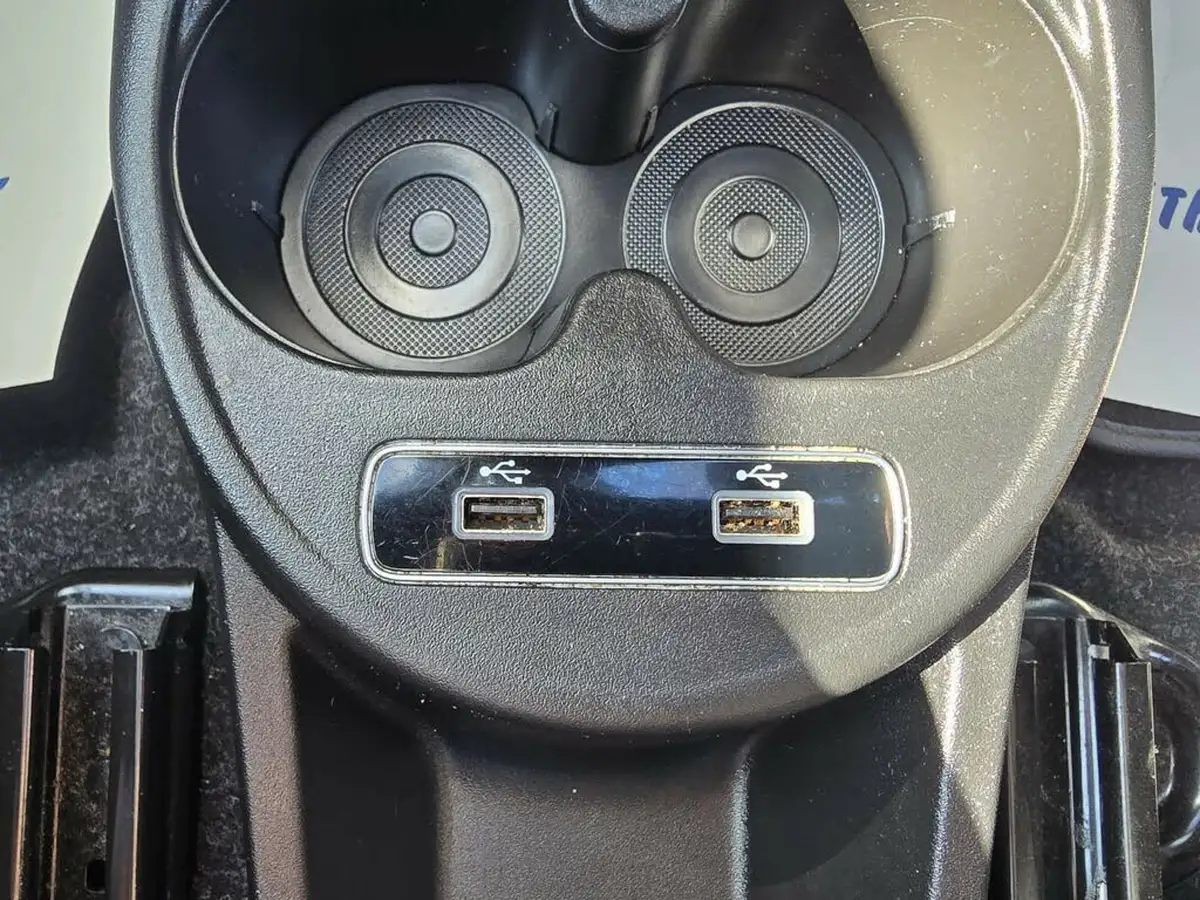 2021-fiat-500-10-lounge-big-14