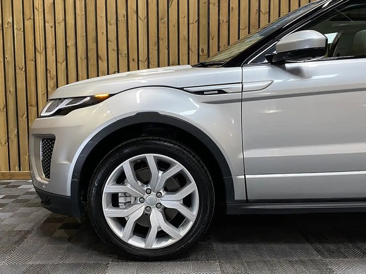 2018-land-rover-range-rover-evoque-20-si4-autobiography-hatchback-5d-big-67