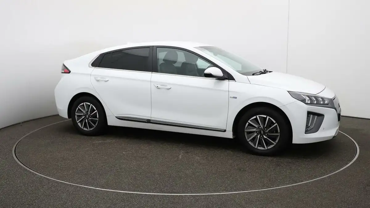 2021-hyundai-ioniq-e-premium-se-electric-100kw-big-49