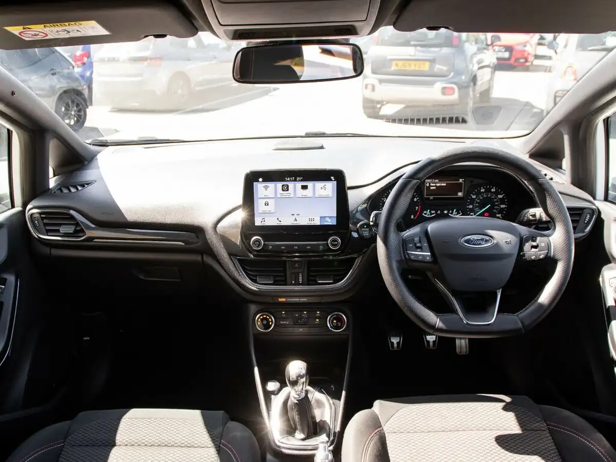 2018-ford-fiesta-10t-st-line-140ps-5d-big-2