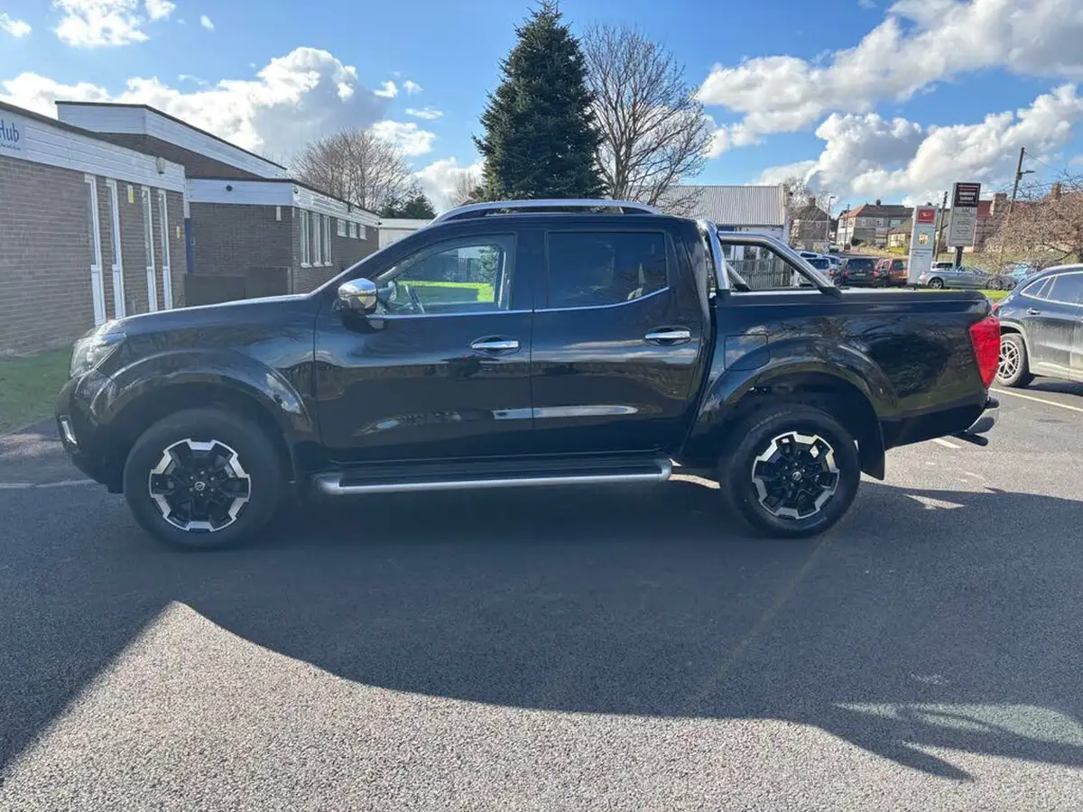 2019-nissan-navara-23dci-tt-tekna-8-navileather-auto-big-3