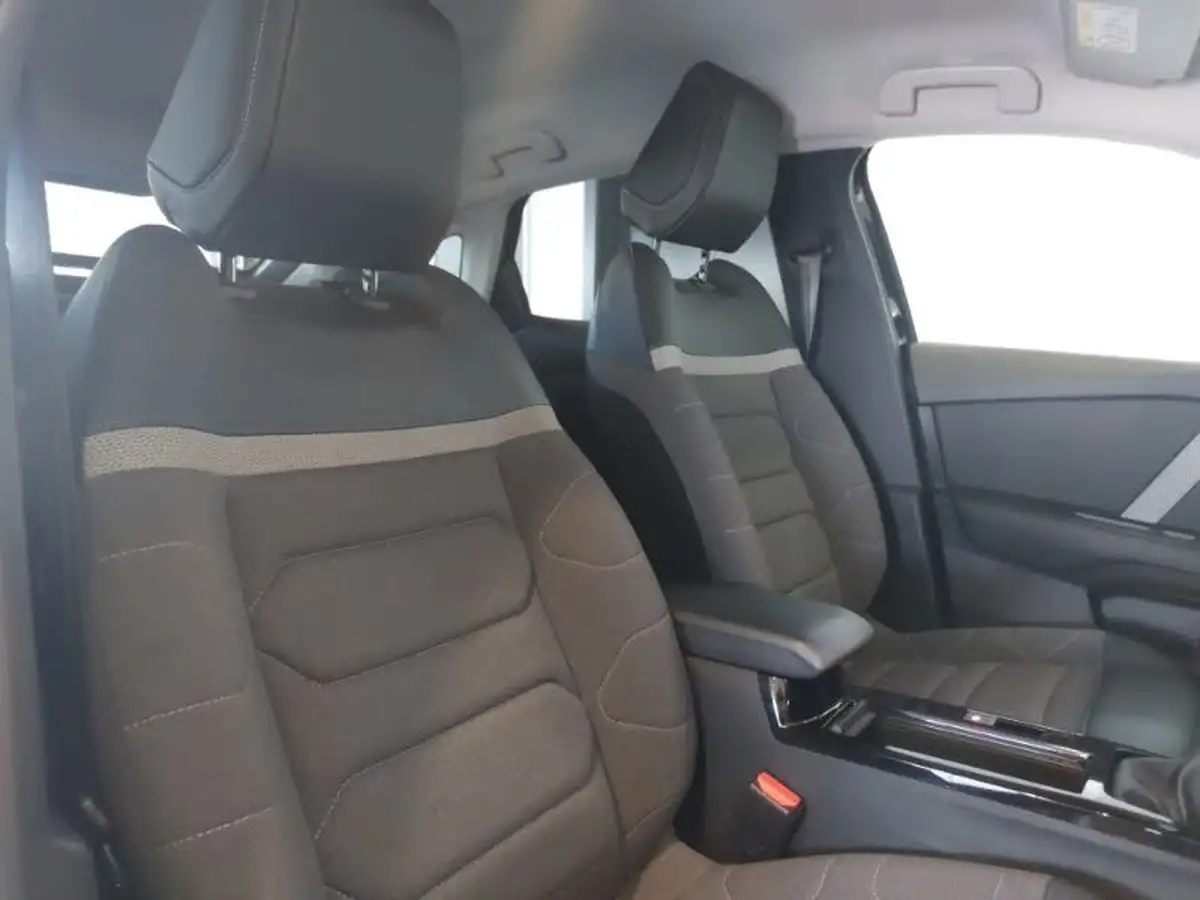 2022-citroen-c4-12-puretech-shine-130ps-big-10
