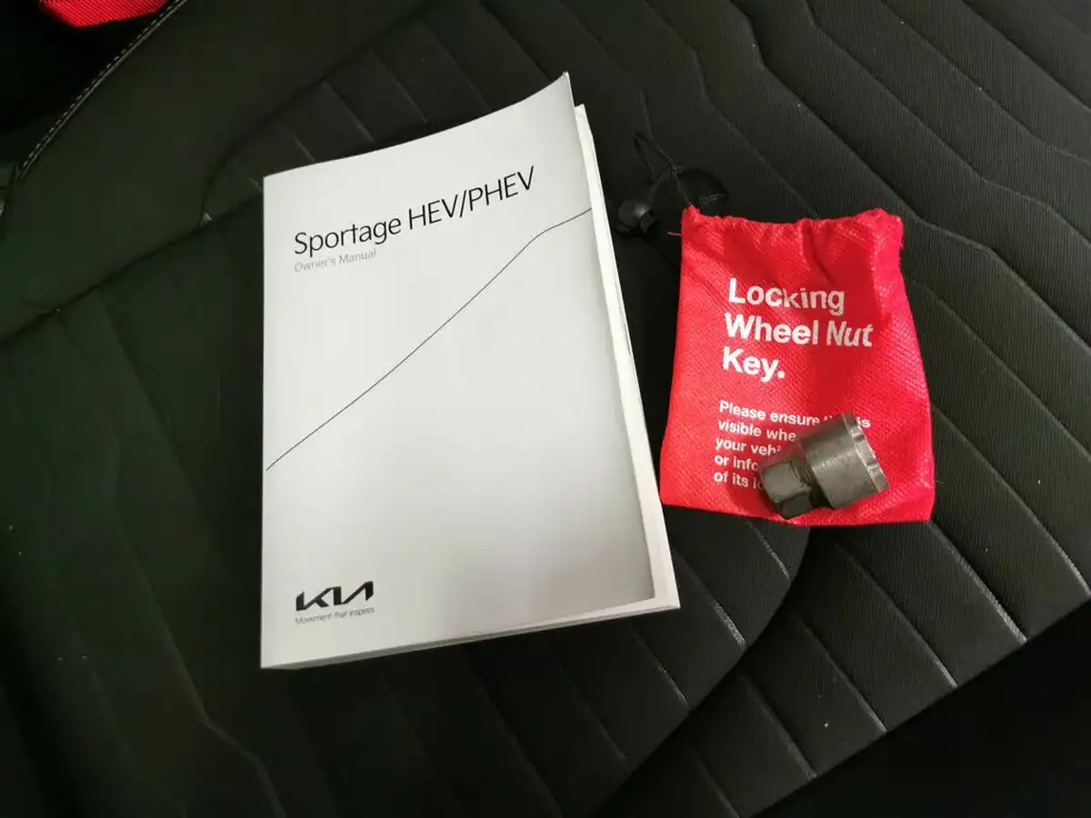 2022-kia-sportage-16-t-gdi-4-226bhp-hev-auto-big-42
