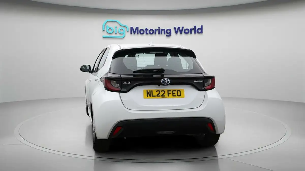 2022-toyota-yaris-15-vvt-i-icon-big-6