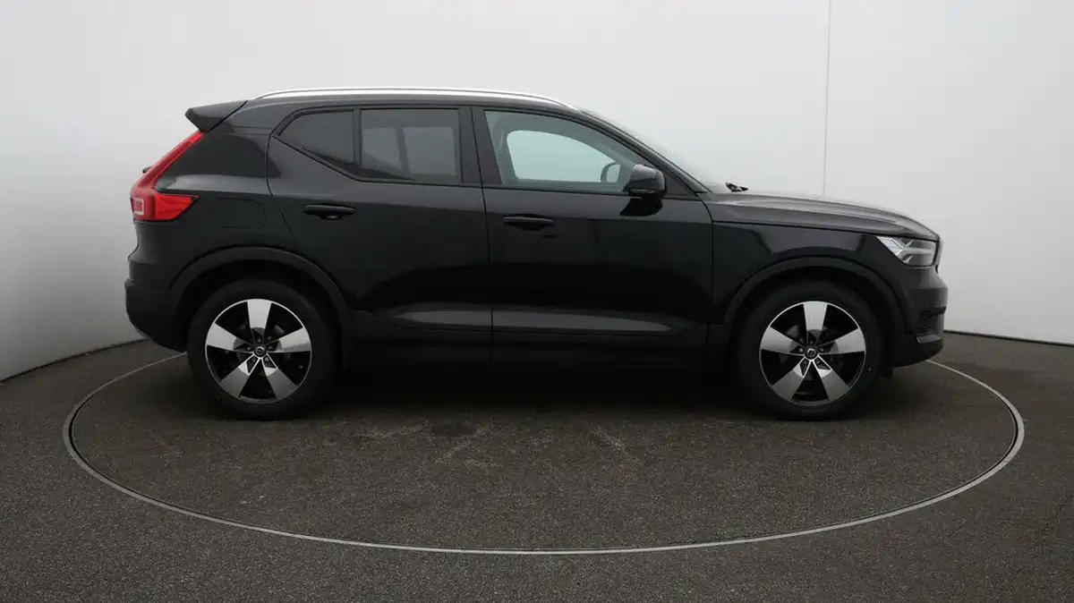 2019-volvo-xc40-20td-d3-momentum-big-48