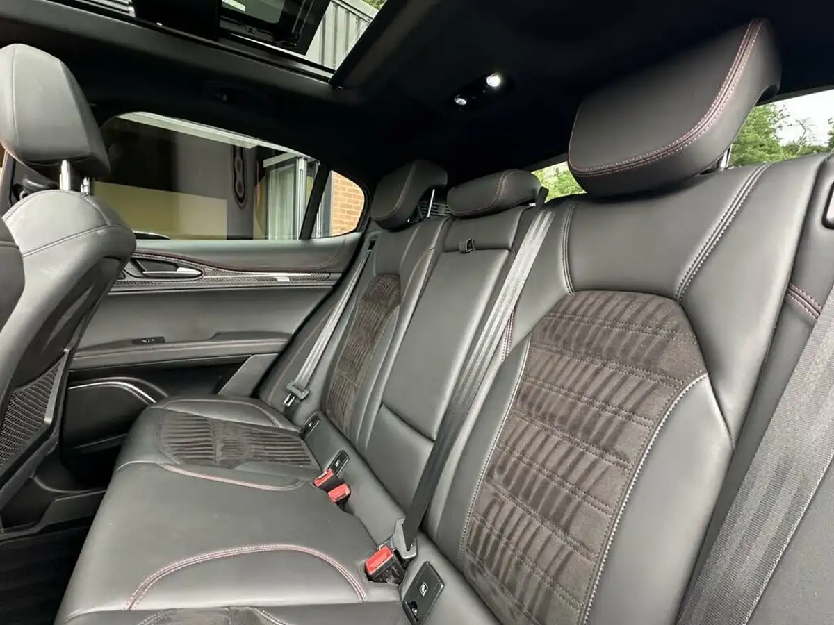 2019-alfa-romeo-stelvio-29-biturbo-quadrifoglio-big-8