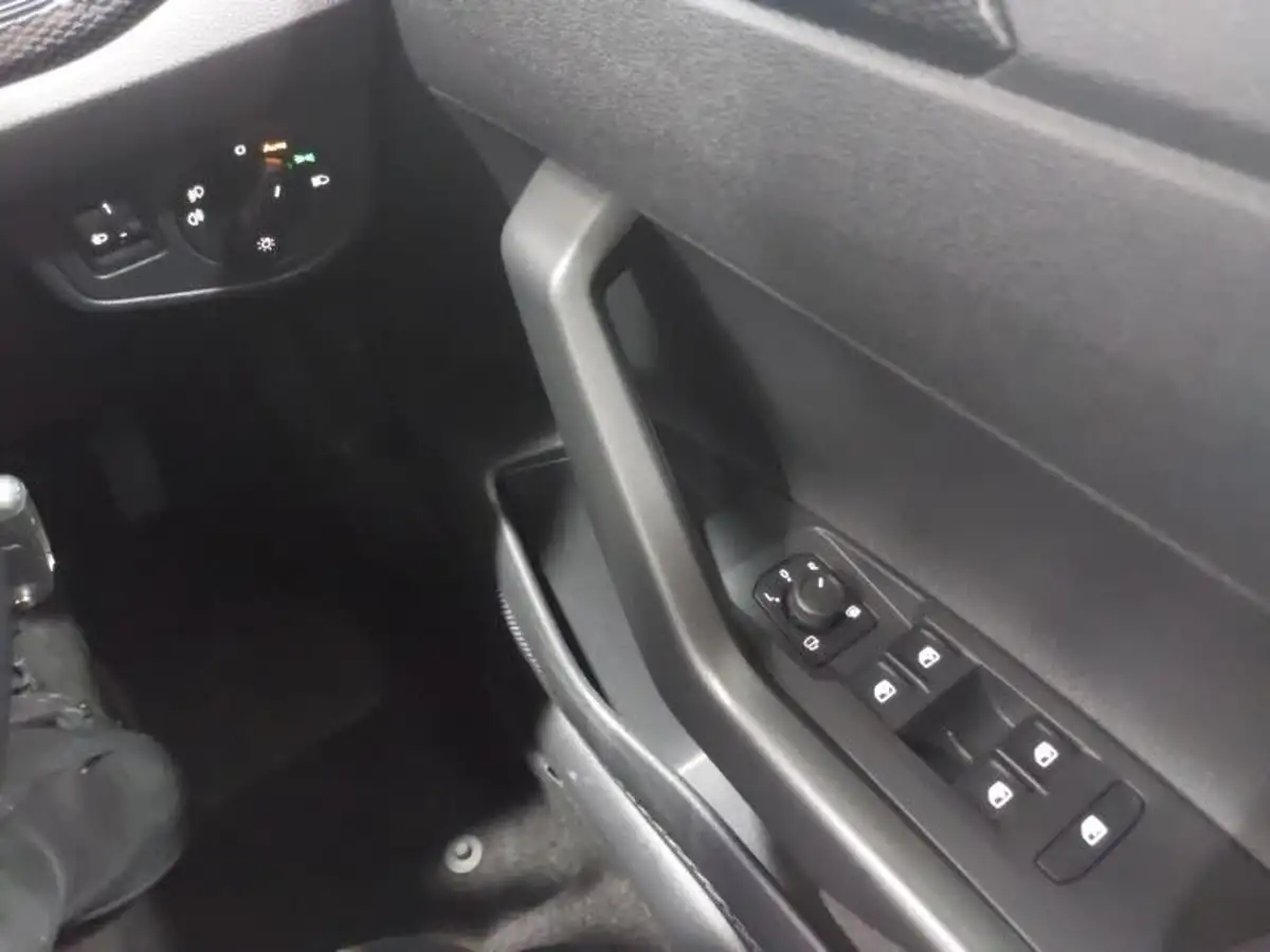 2023-volkswagen-taigo-10-tsi-life-95ps-big-11