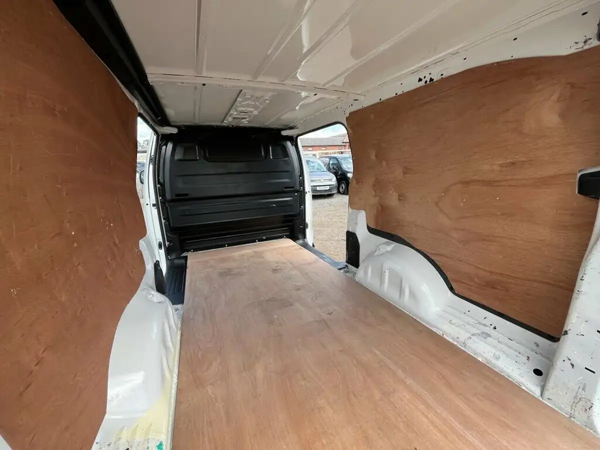 2020-vauxhall-vivaro-20td-3100-l2h1-dynamic-big-19