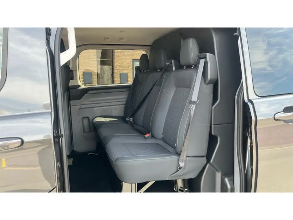 2024-ford-transit-custom-big-13
