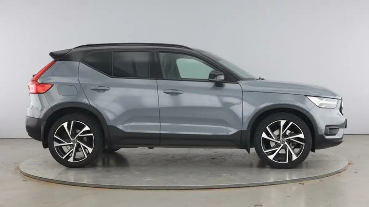 2021-volvo-xc40-20-b4-r-design-pro-194bhp-awd-auto-big-3