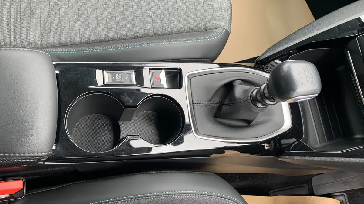 2023-peugeot-208-12-puretech-allure-premium-100ps-big-21