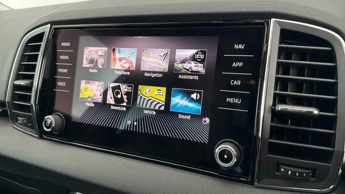 2021-skoda-karoq-10-tsi-se-l-110ps-big-17