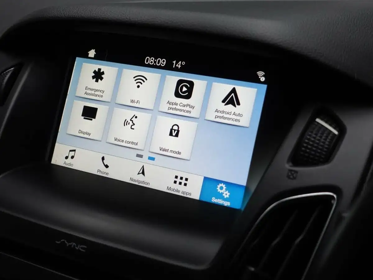 2018-ford-focus-10t-st-line-x-140ps-hatchback-big-2