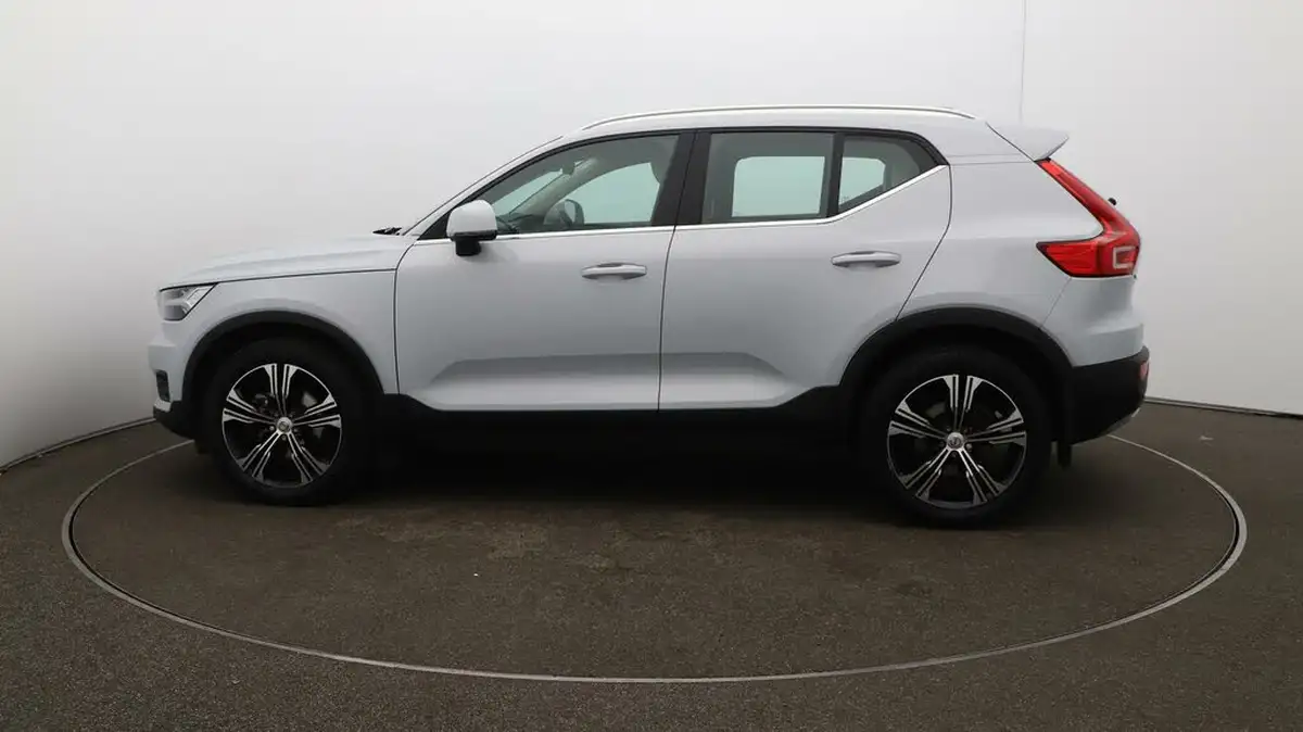 2022-volvo-xc40-20-b4-inscription-awd-big-54