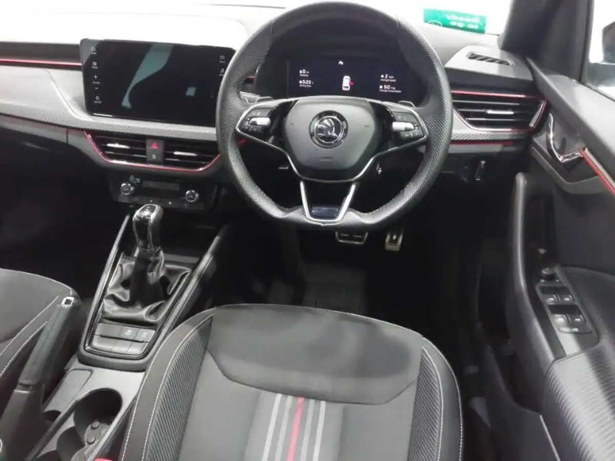 2024-skoda-kamiq-10-tsi-monte-carlo-116ps-dsg-big-6