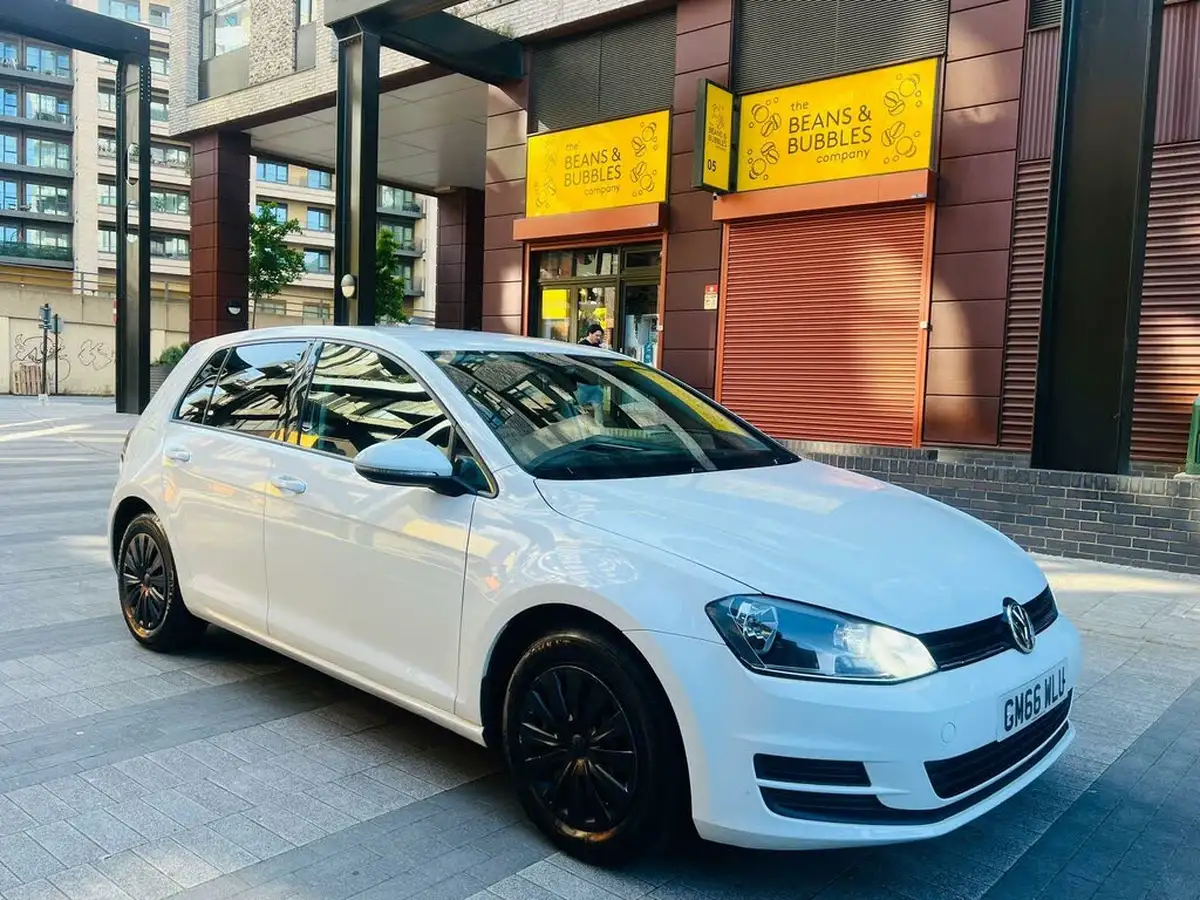2017-volkswagen-golf-14-tsi-ss-hatchback-5d-dsg-big-1