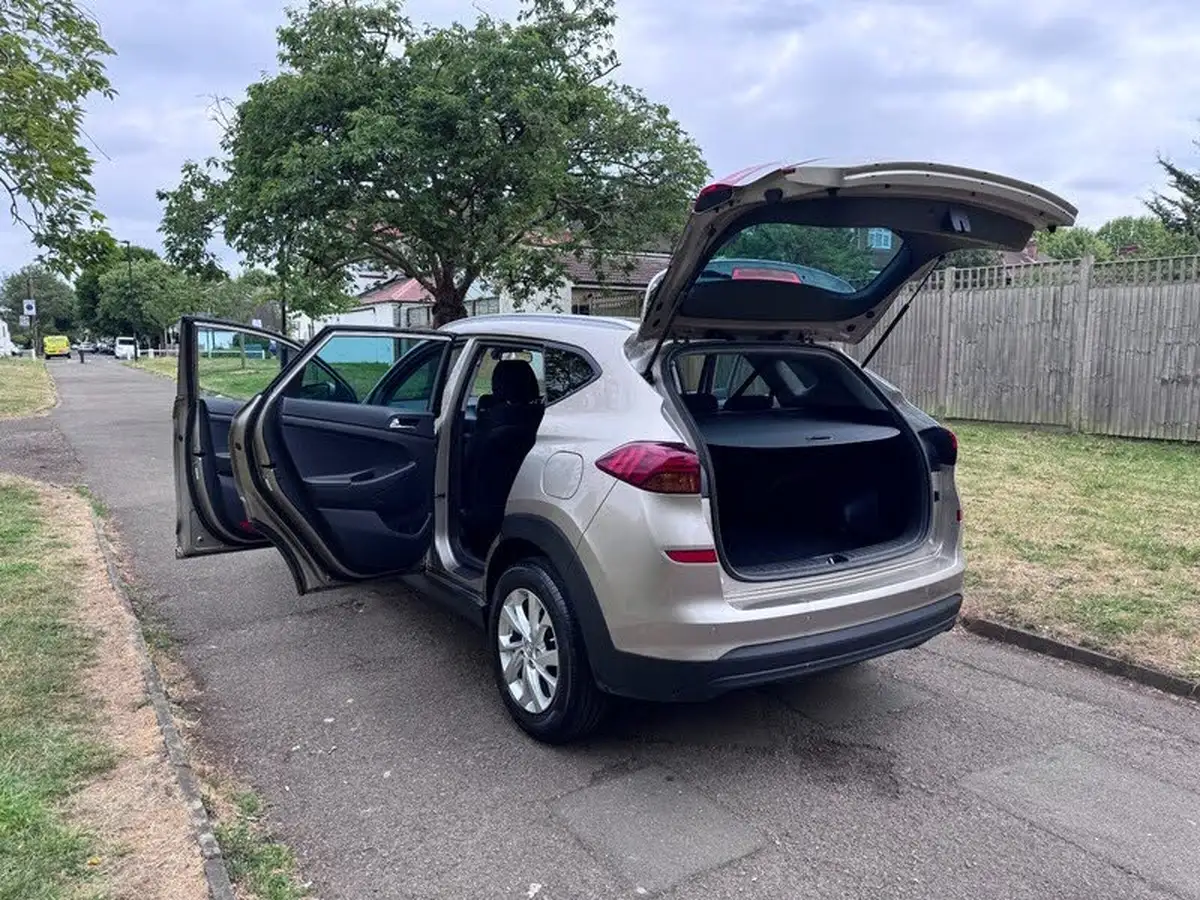 2018-hyundai-tucson-16-gdi-se-nav-big-47