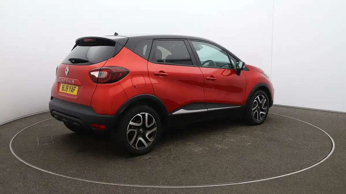 2019-renault-captur-09-tce-iconic-big-52