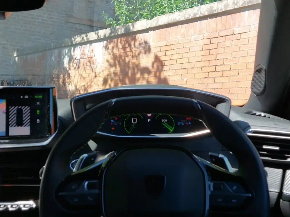 2023-peugeot-2008-suv-big-9