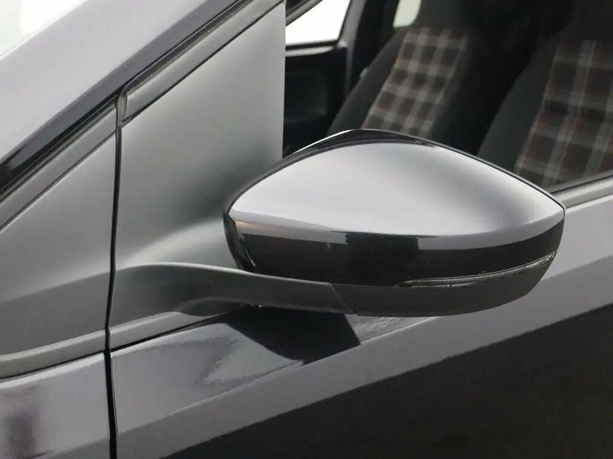 2021-volkswagen-up-10-gti-3d-big-37