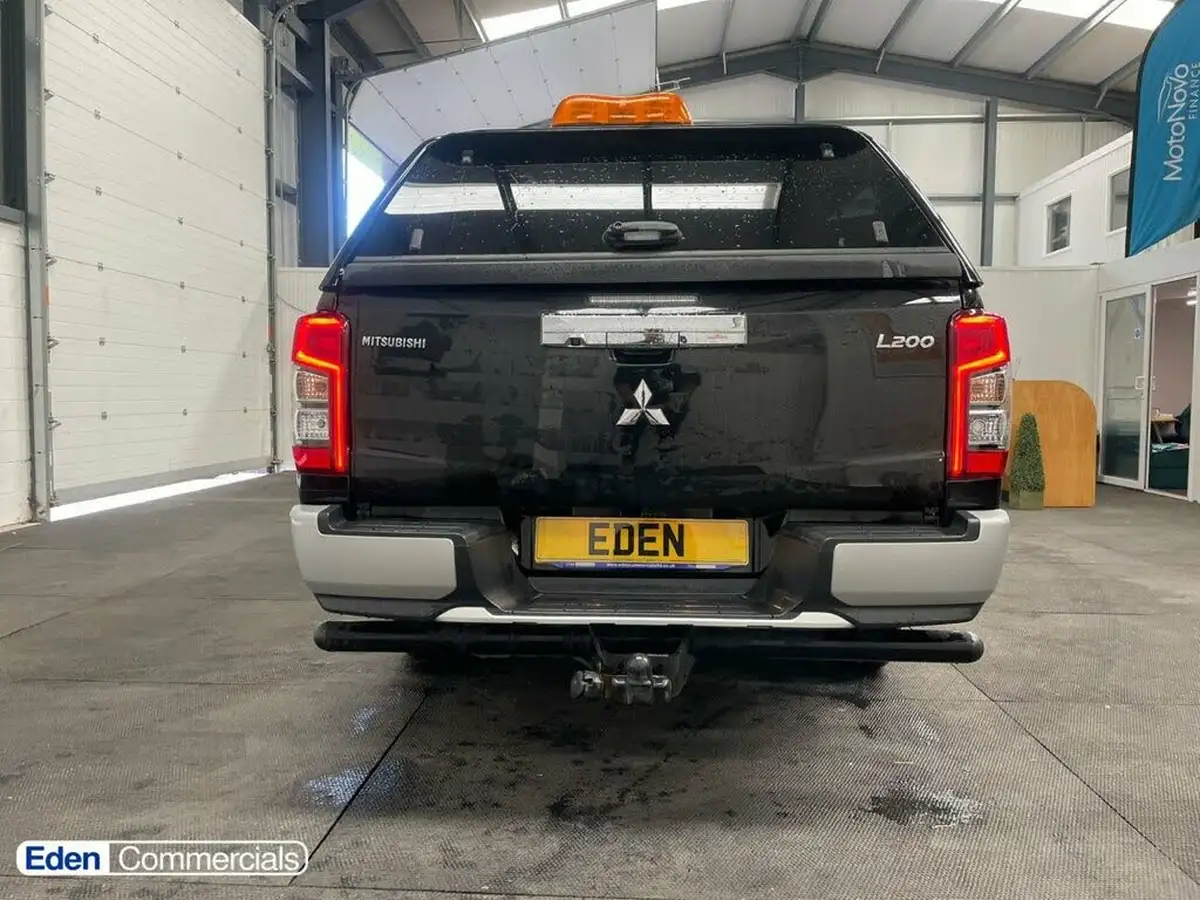 2020-mitsubishi-l200-22di-d-warrior-big-3