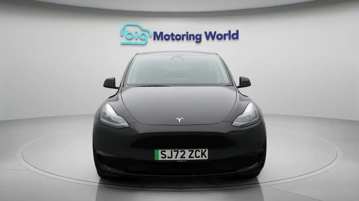 2022-tesla-model-y-e-long-range-big-2
