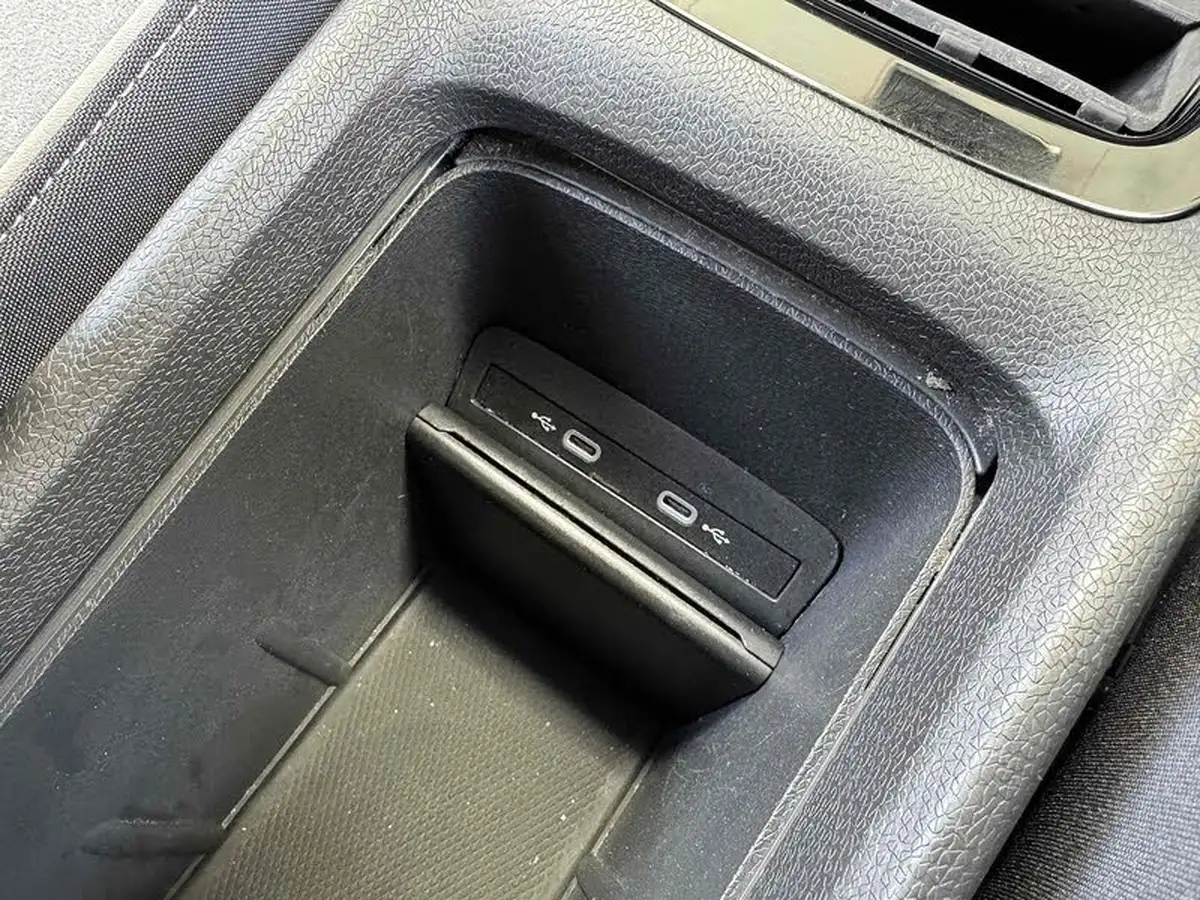 2021-volkswagen-id3-e-tour-big-41