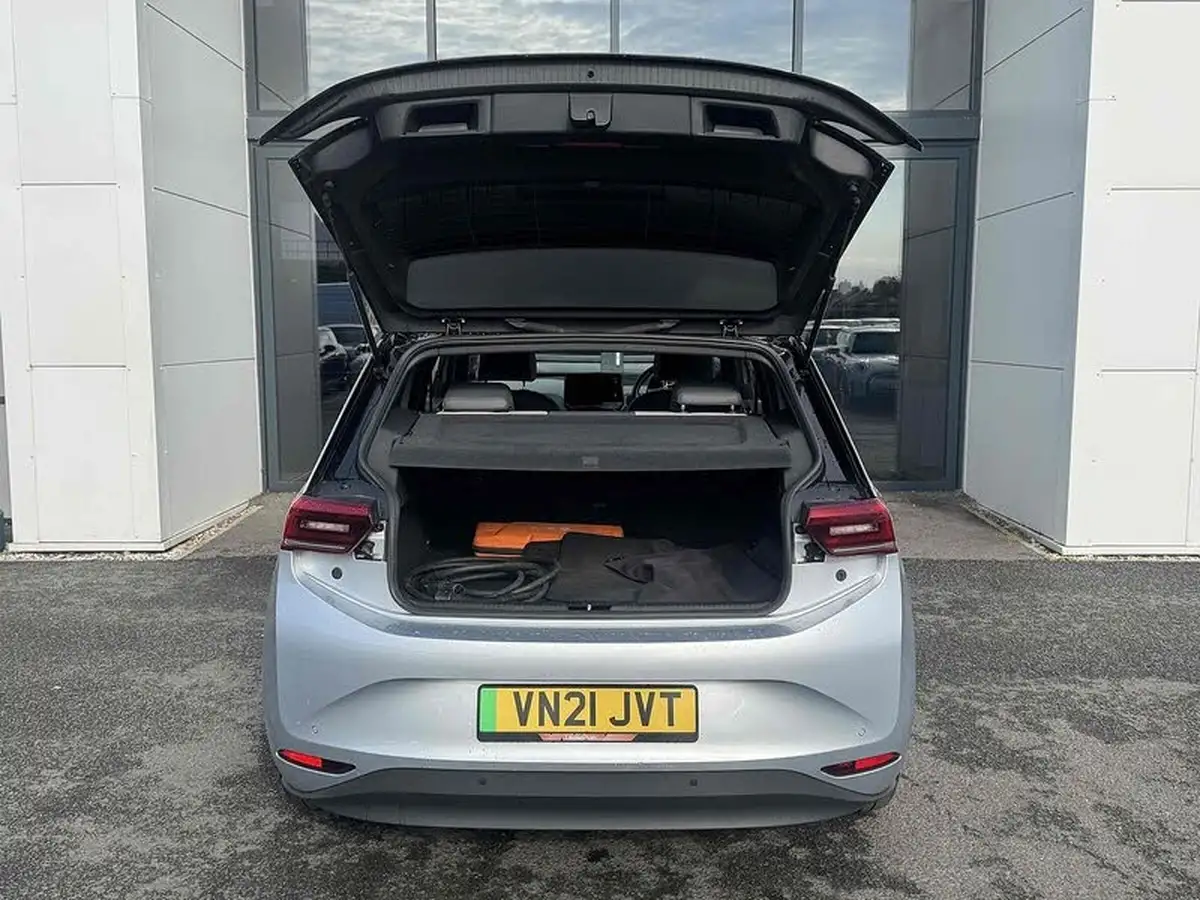 2021-volkswagen-id3-e-tour-big-17