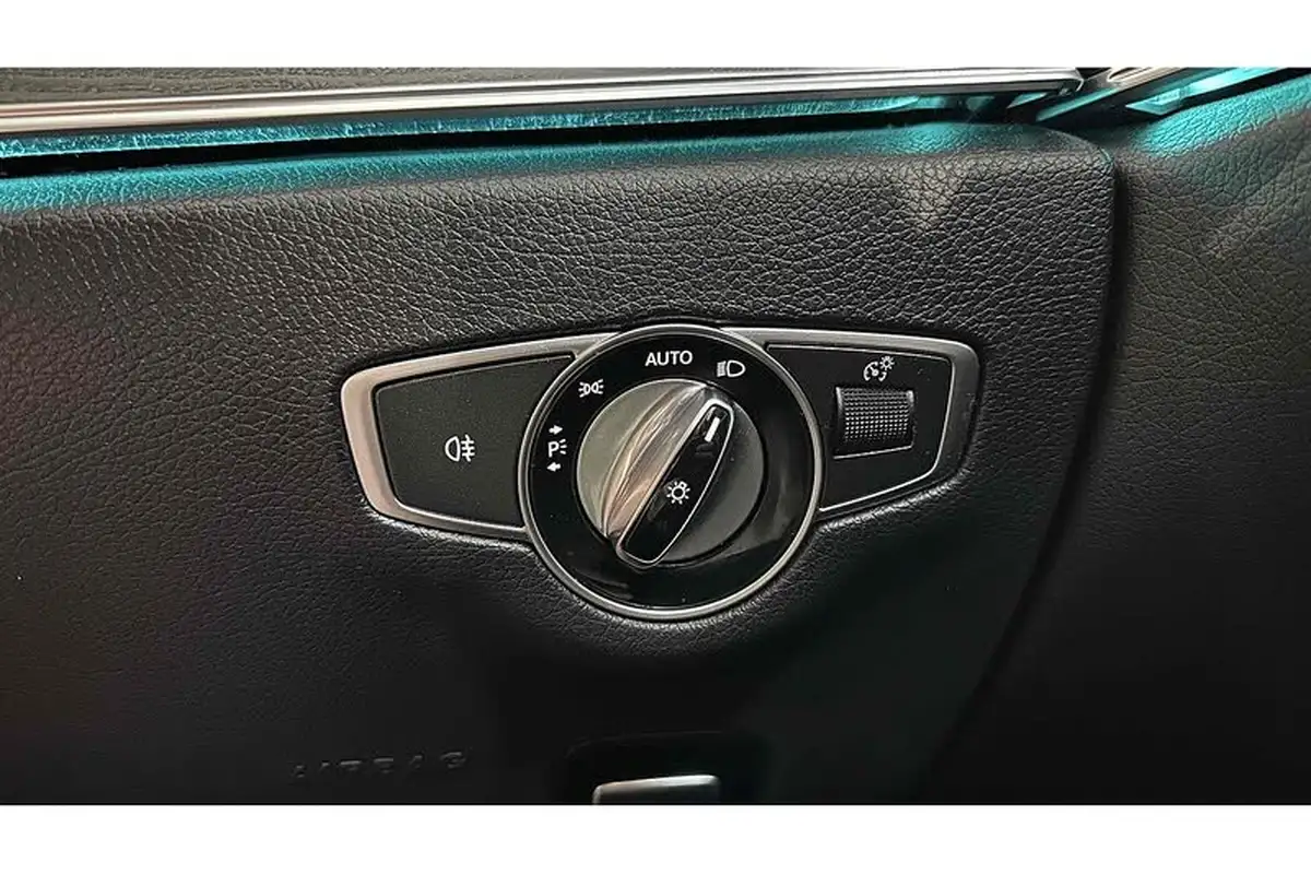 2020-mercedes-benz-e-class-20d-e300de-amg-line-premium-eq-power-saloon-4d-big-35