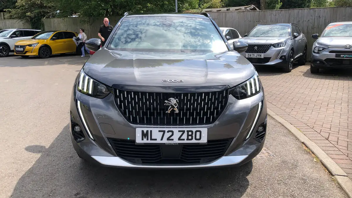 2022-peugeot-2008-suv-12-puretech-gt-big-7