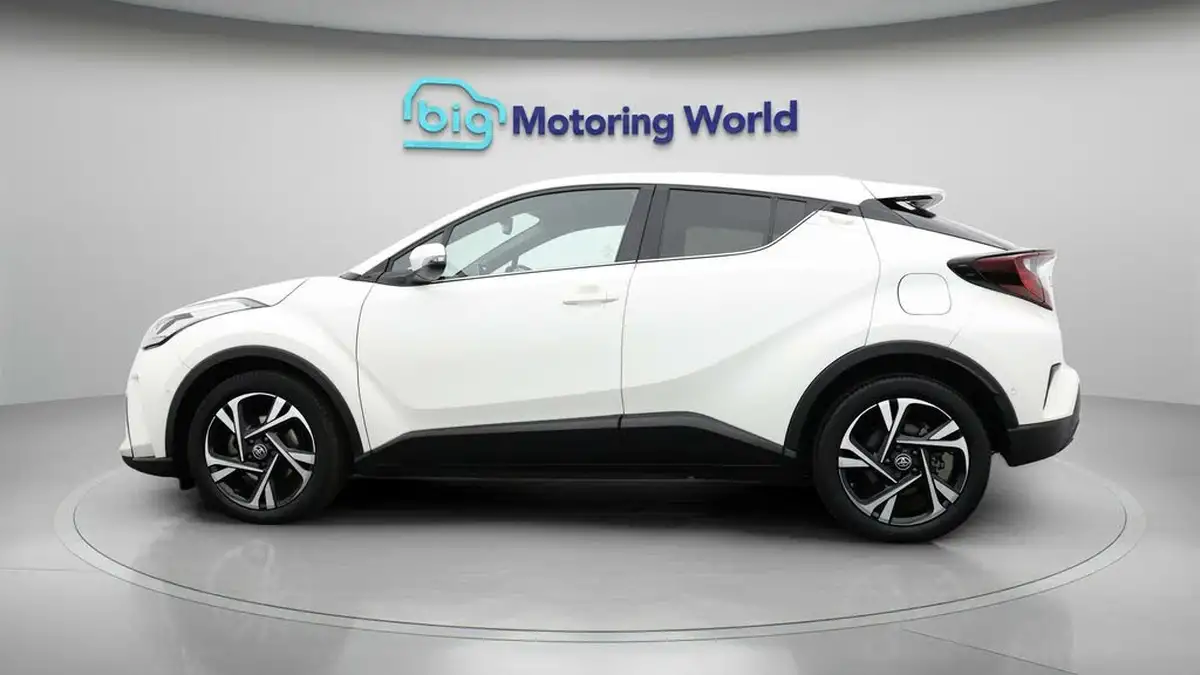 2022-toyota-c-hr-20-vvt-i-design-big-3