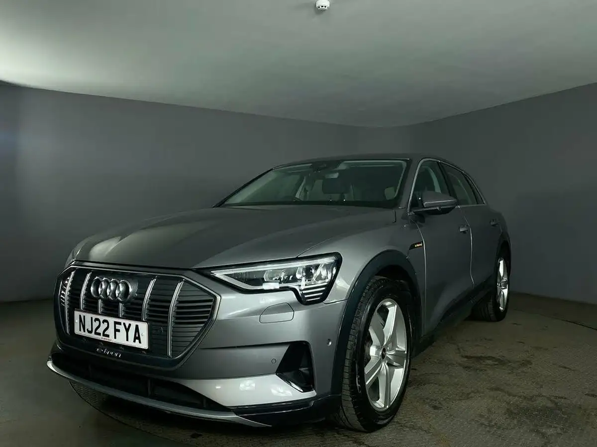 2022-audi-e-tron-55e-technik-station-wagon-big-3