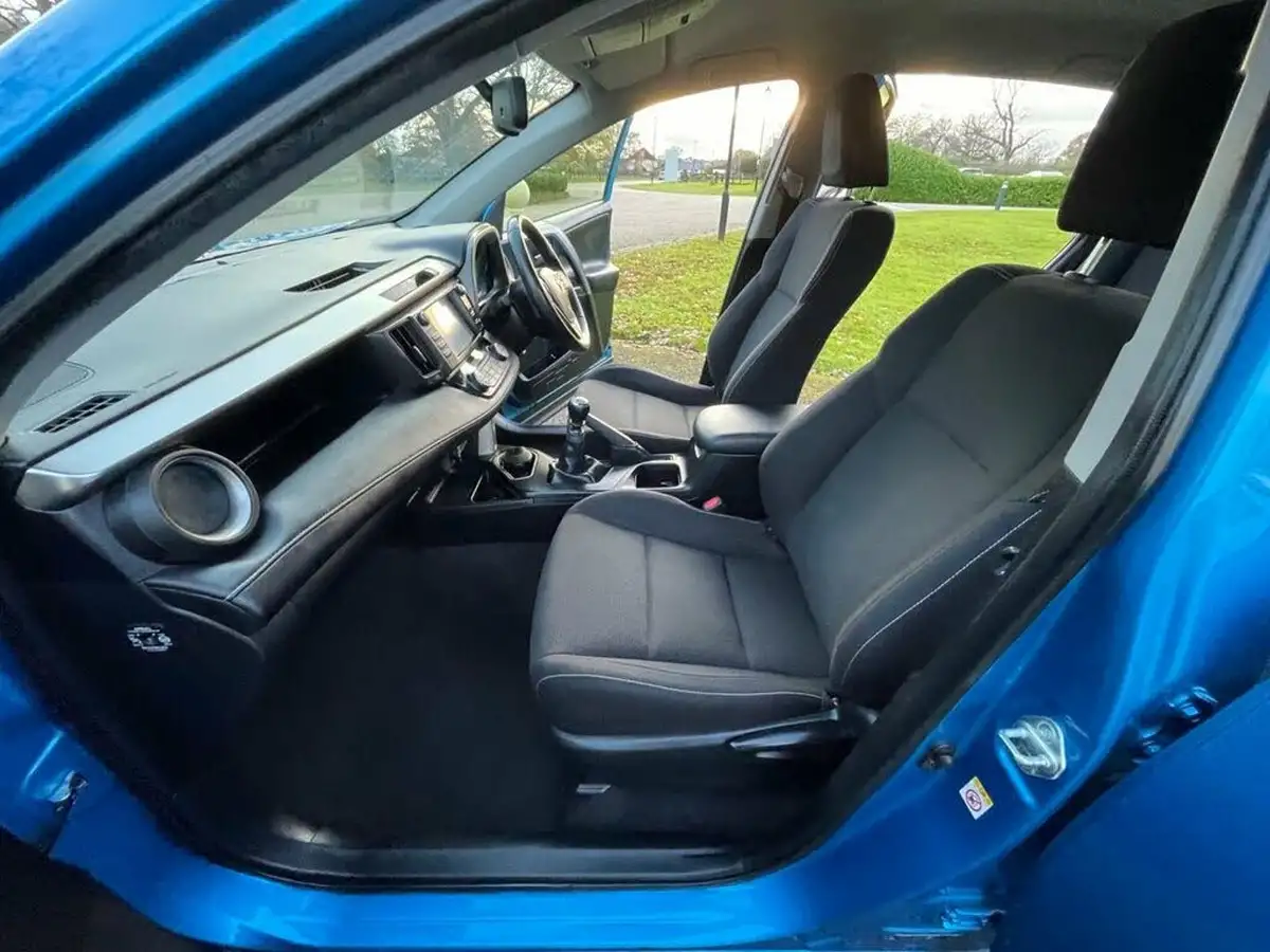 2016-toyota-rav4-20d-4d-business-edition-big-20