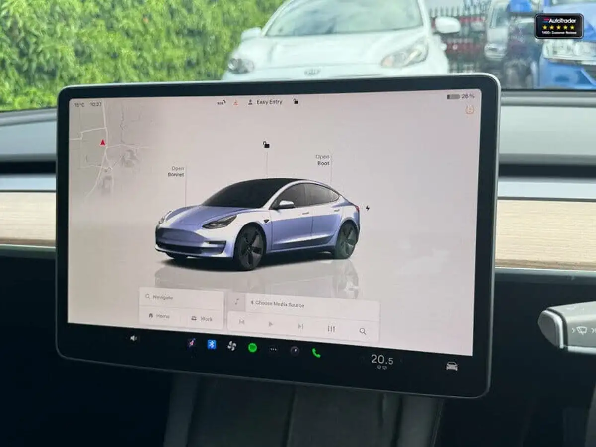 2022-tesla-model-3-e-long-range-big-15