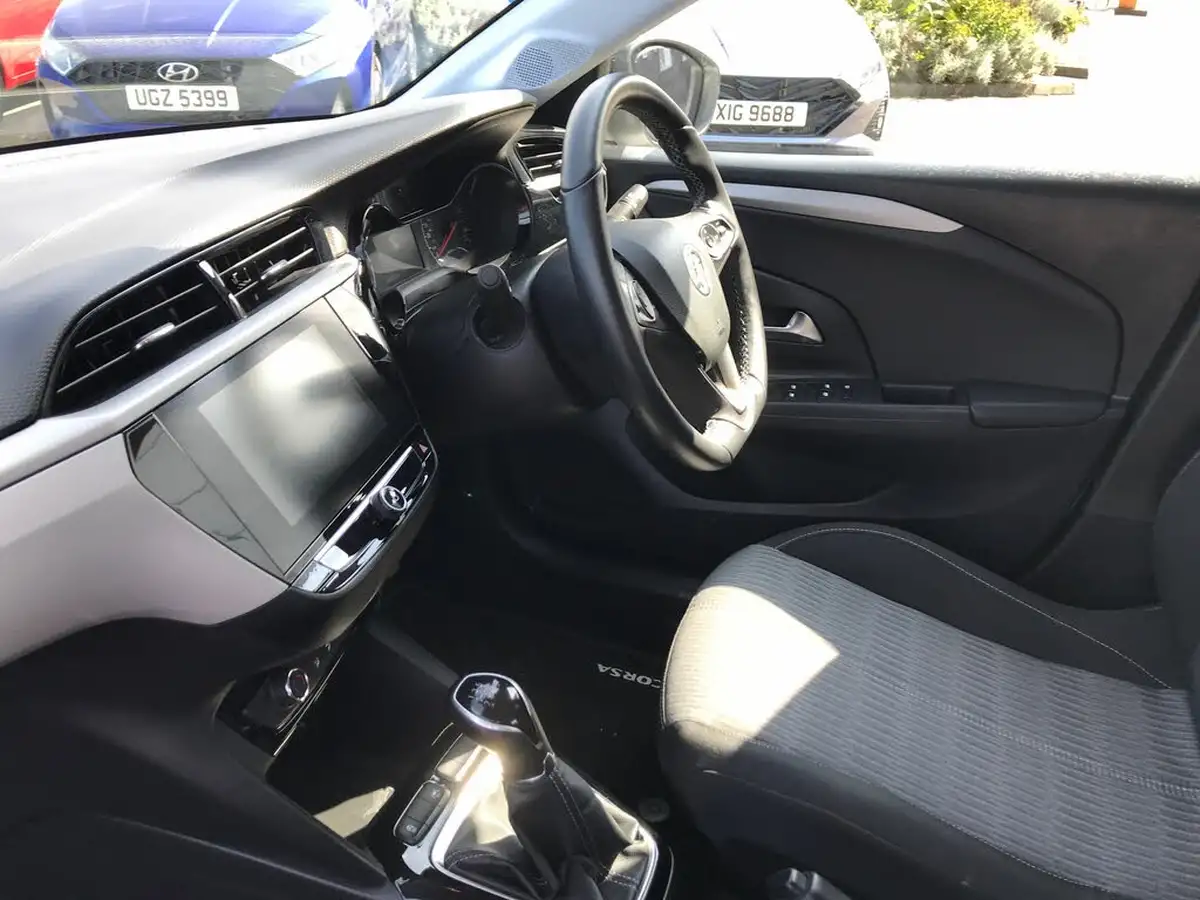 2022-vauxhall-corsa-12i-design-big-4