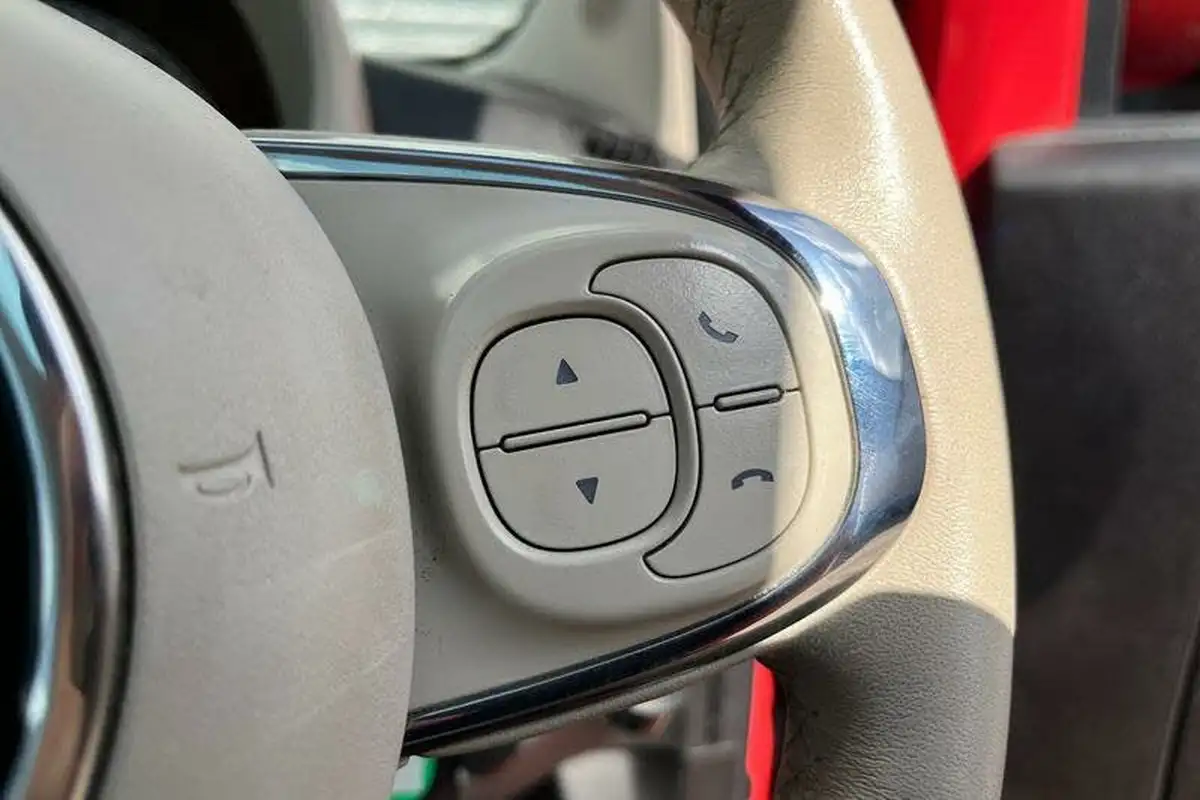 2018-fiat-500-12-lounge-big-22