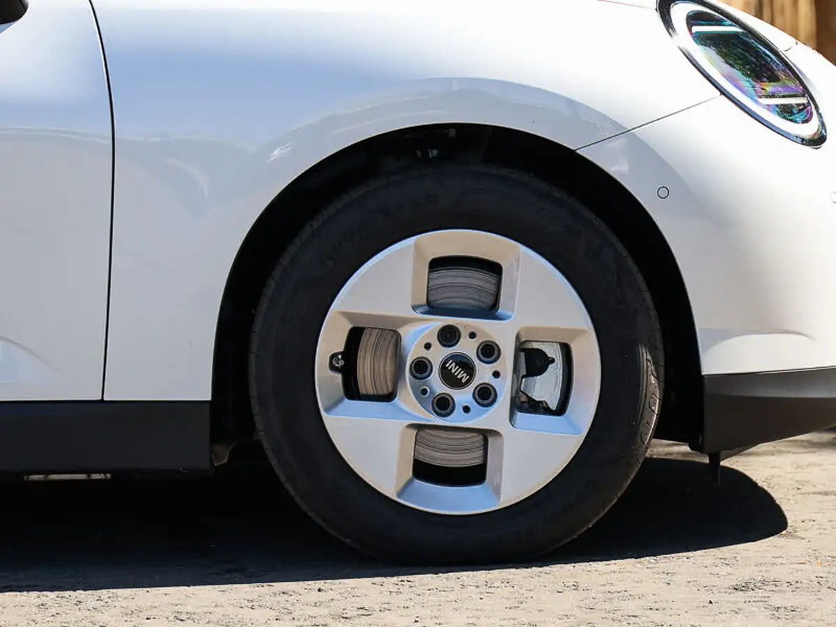 2024-mini-cooper-e-cooper-e-classic-big-13