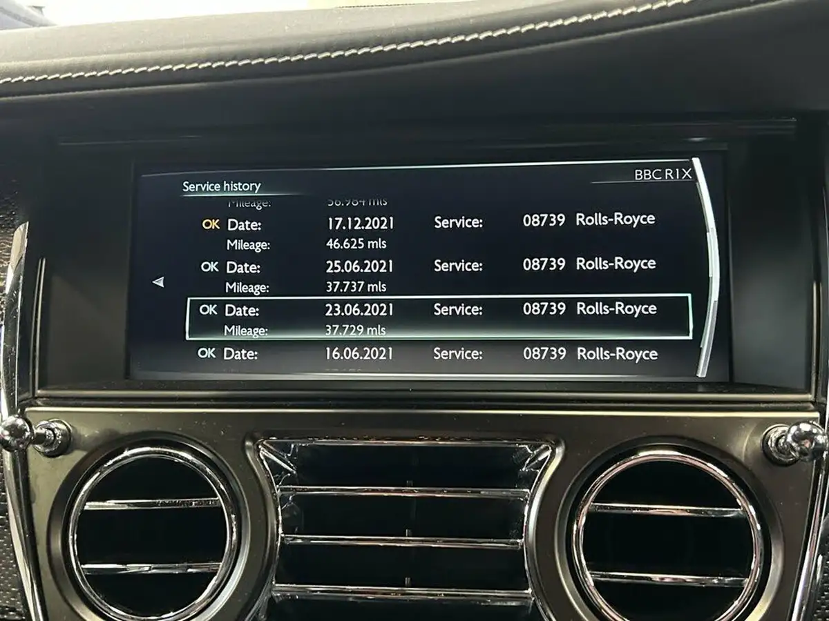 2018-rolls-royce-wraith-66-big-49
