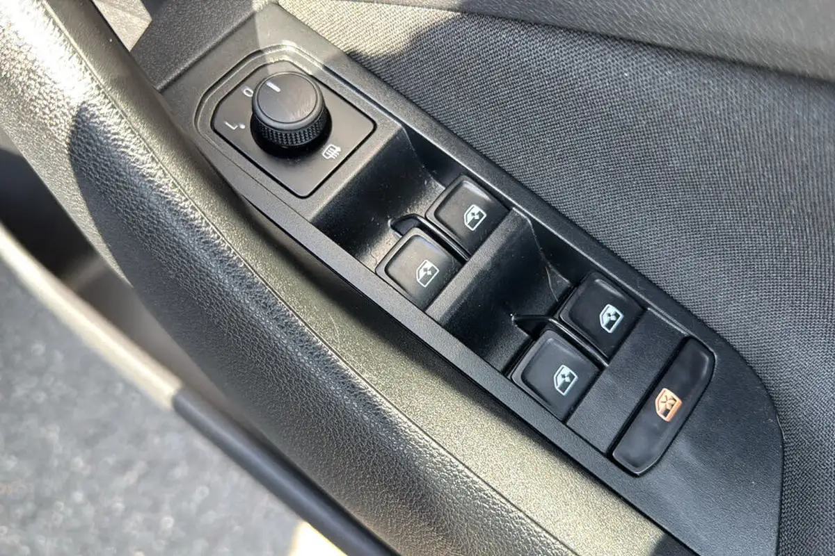 2023-skoda-kamiq-10-tsi-se-drive-95ps-big-23
