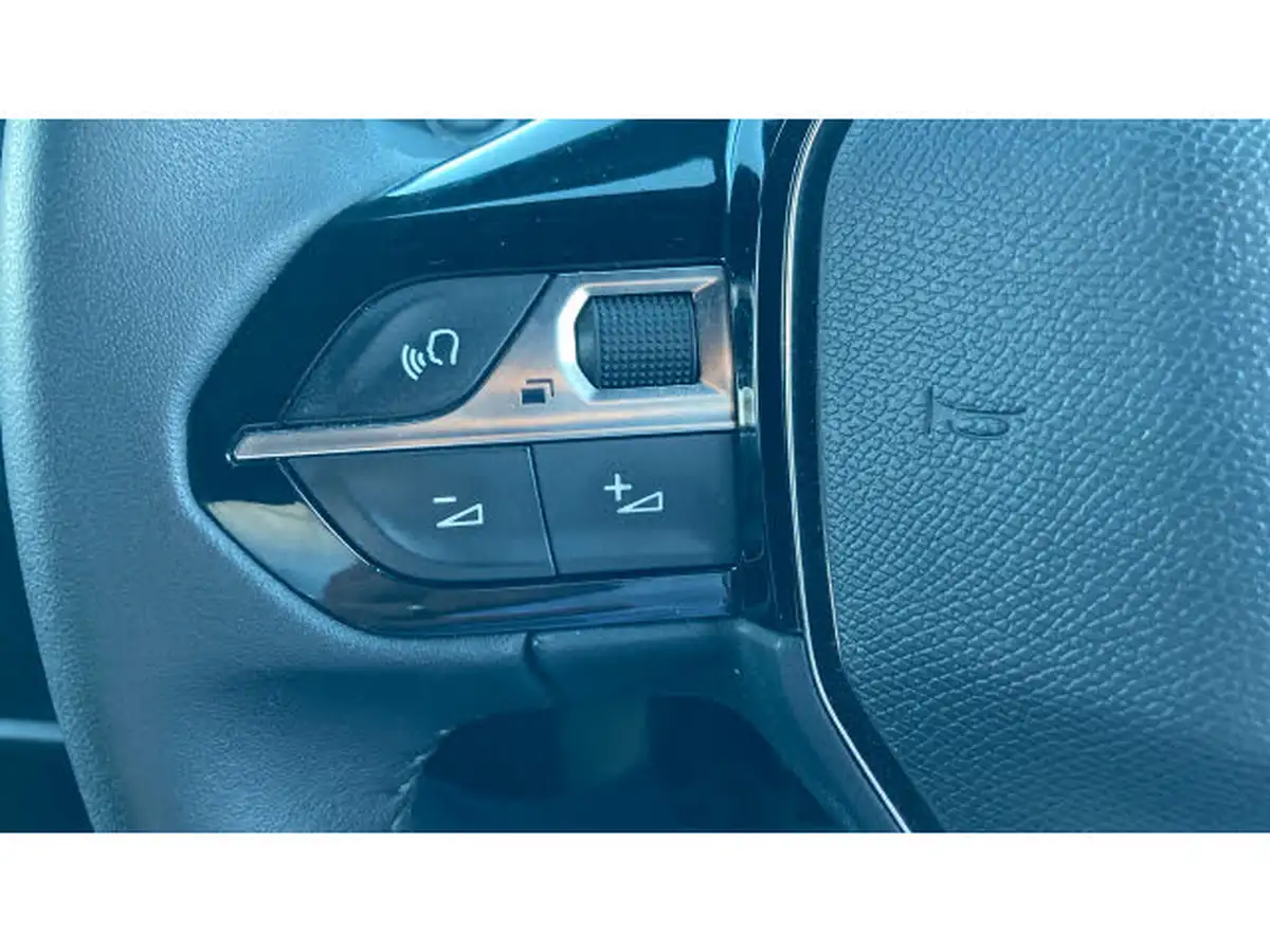 2023-peugeot-2008-suv-e-active-premium-big-20