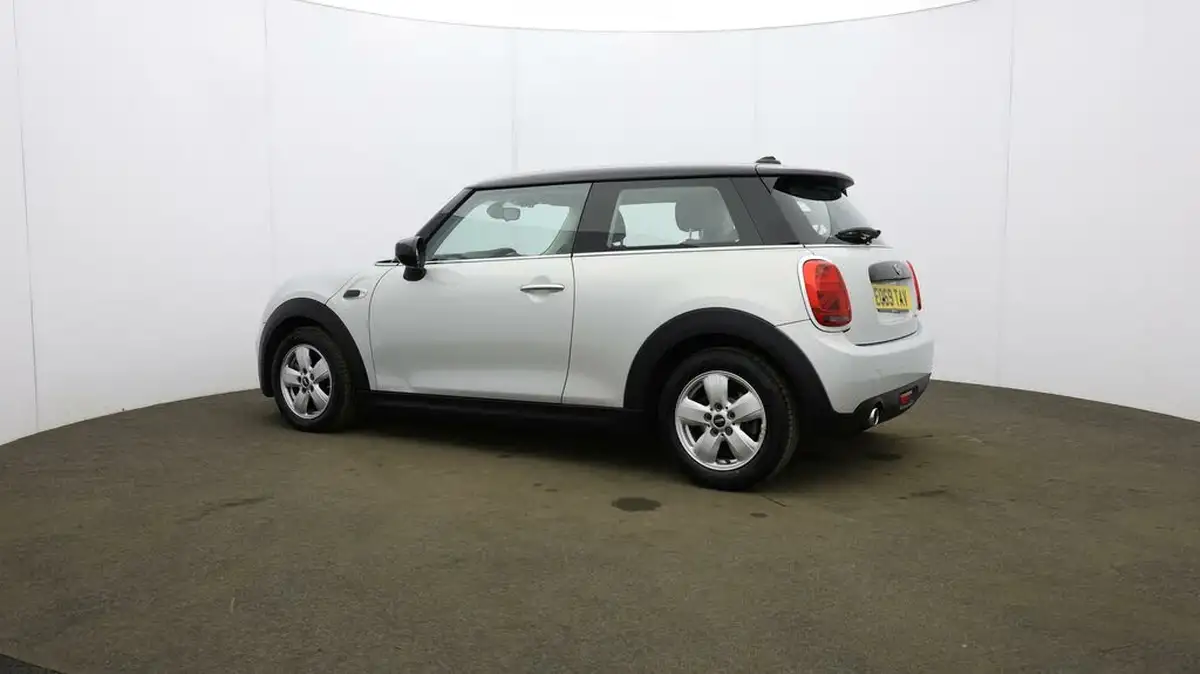 2019-mini-cooper-15-cooper-classic-hatchback-3d-big-64