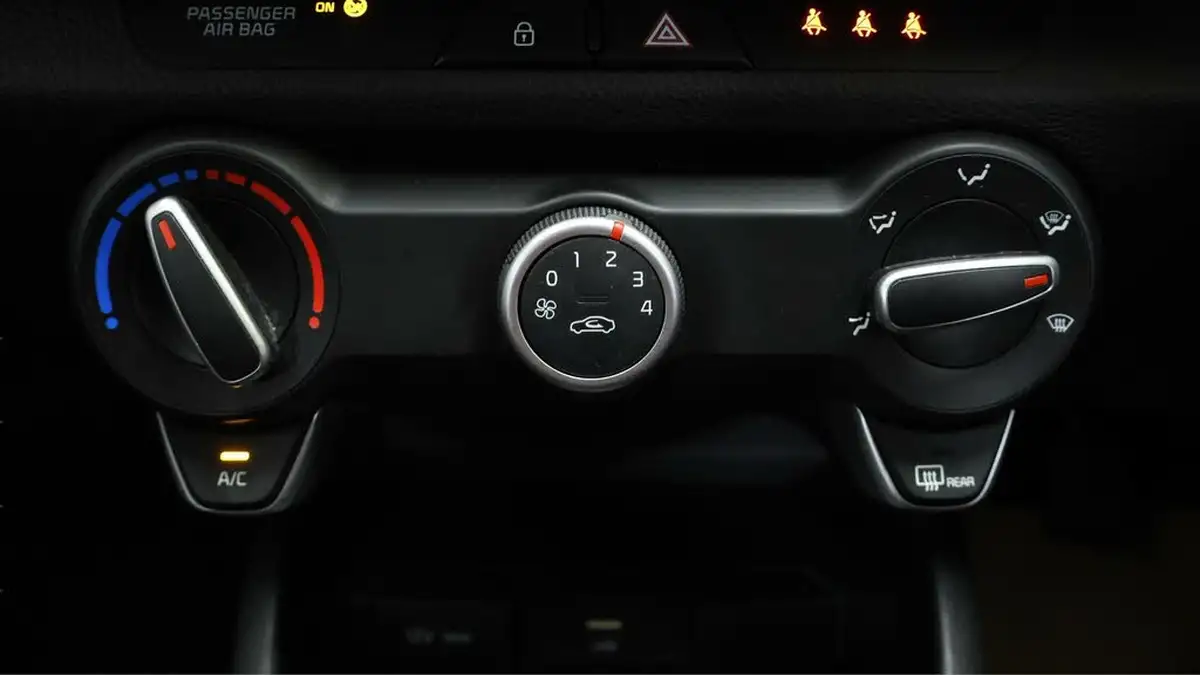 2021-kia-rio-12-dpi-1-big-11